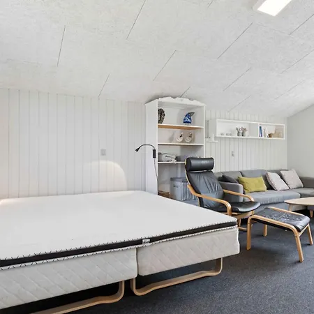 Private Retreat Near Nature Ålbæk